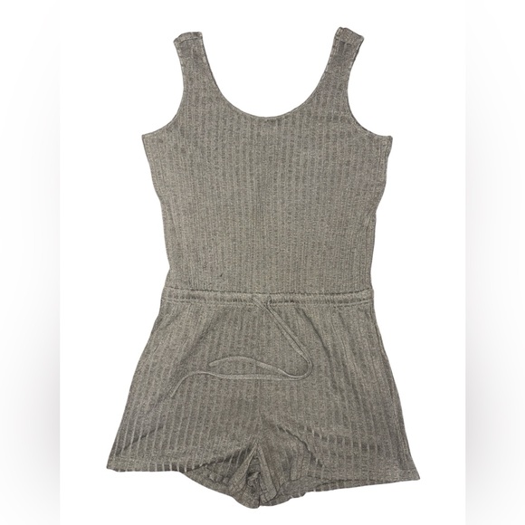 Green Ribbed Sleeveless Romper - Picture 1 of 4